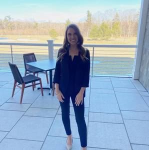 Meet your Posher, Michaela